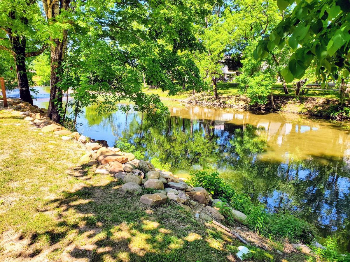 Skinny Dippin'-River Front- Free Tickets-Dog Friendly-Sleeps 6 Pigeon Forge Εξωτερικό φωτογραφία