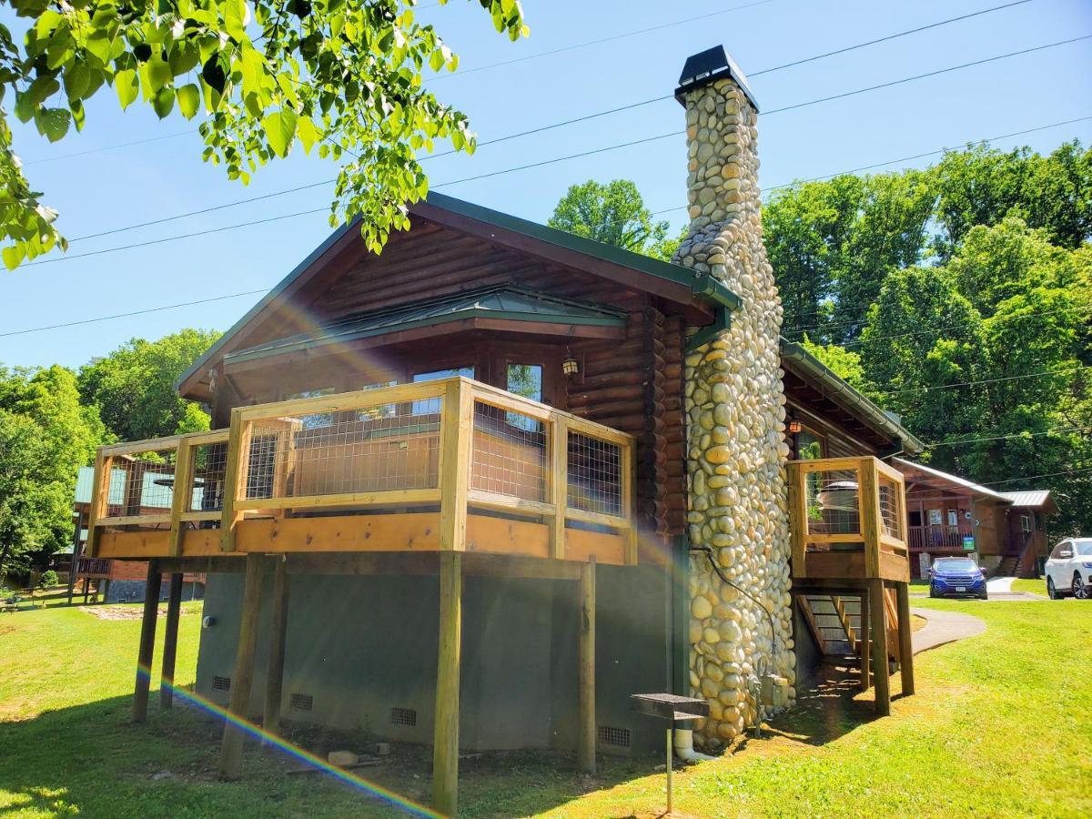 Skinny Dippin'-River Front- Free Tickets-Dog Friendly-Sleeps 6 Pigeon Forge Εξωτερικό φωτογραφία